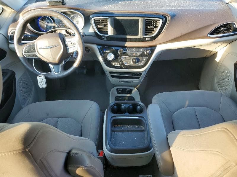 2020 CHRYSLER PACIFICA TOURING 8