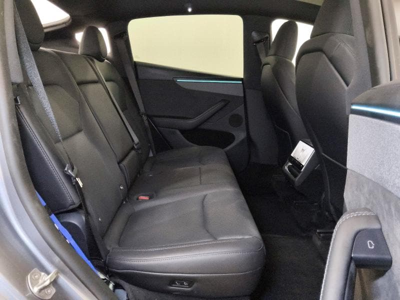 2026 TESLA MODEL Y 11