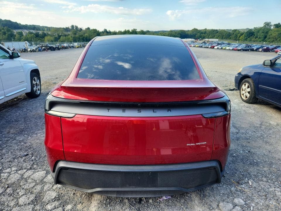 2026 TESLA MODEL Y 6
