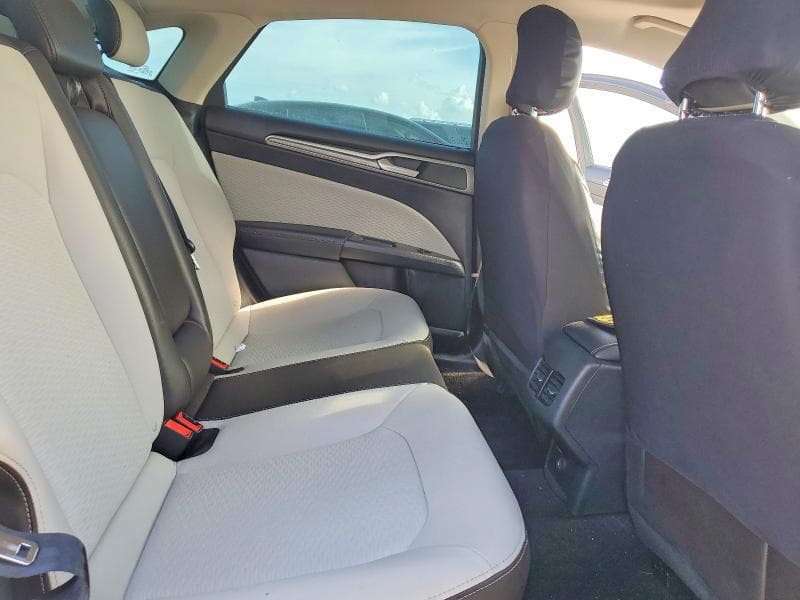 2019 FORD FUSION SE 10