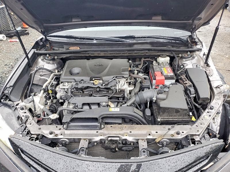 2020 TOYOTA CAMRY SE 11