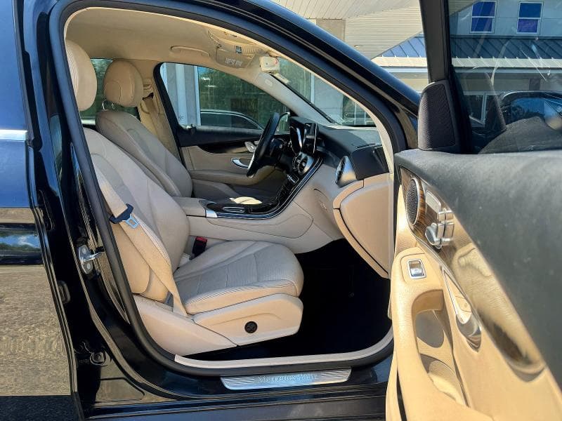 2020 MERCEDES-BENZ GLC 300 4MATIC 5