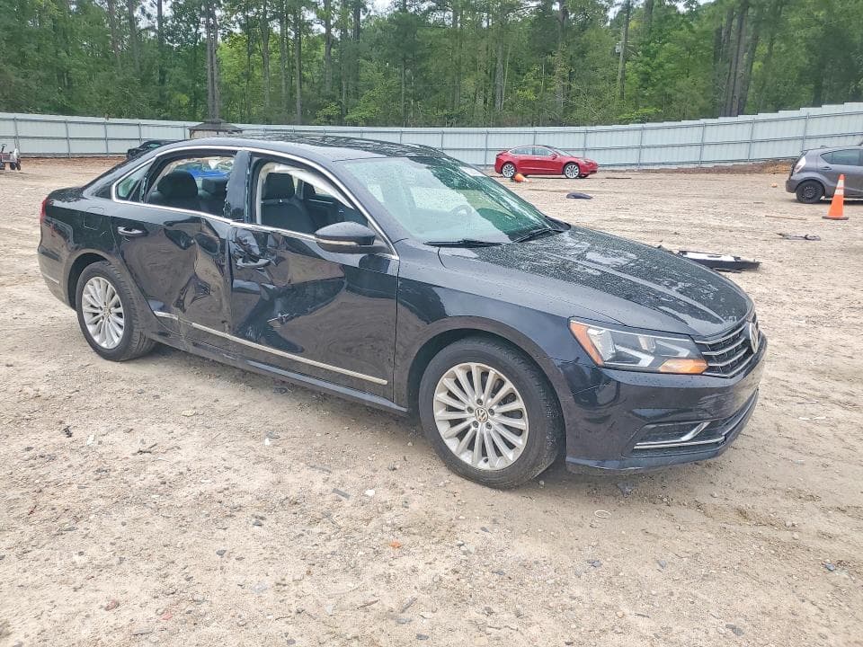 2017 VOLKSWAGEN PASSAT SE 4