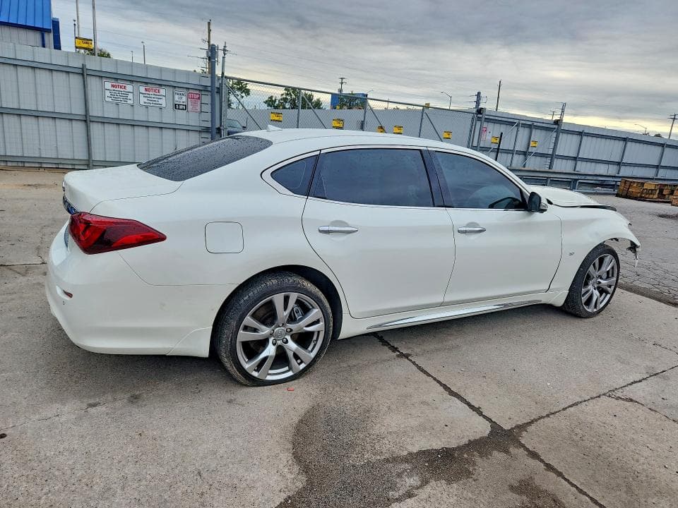 2017 INFINITI Q70L 3.7 3