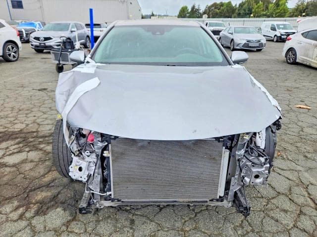 2020 TOYOTA CAMRY SE 5