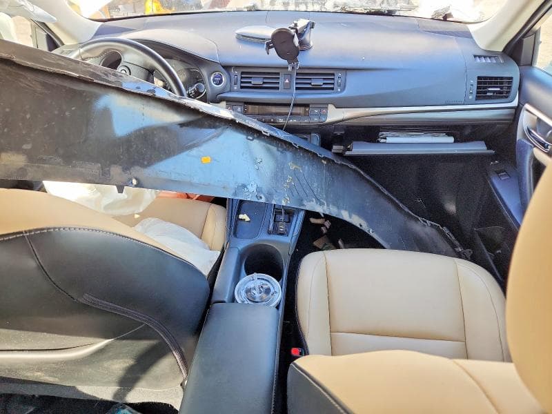 2017 LEXUS CT 200 8