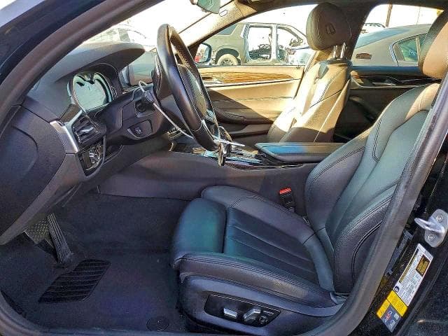 2019 BMW 530E 7