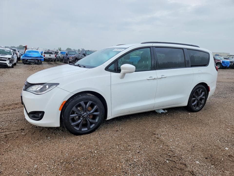 2020 CHRYSLER PACIFICA TOURING - 1