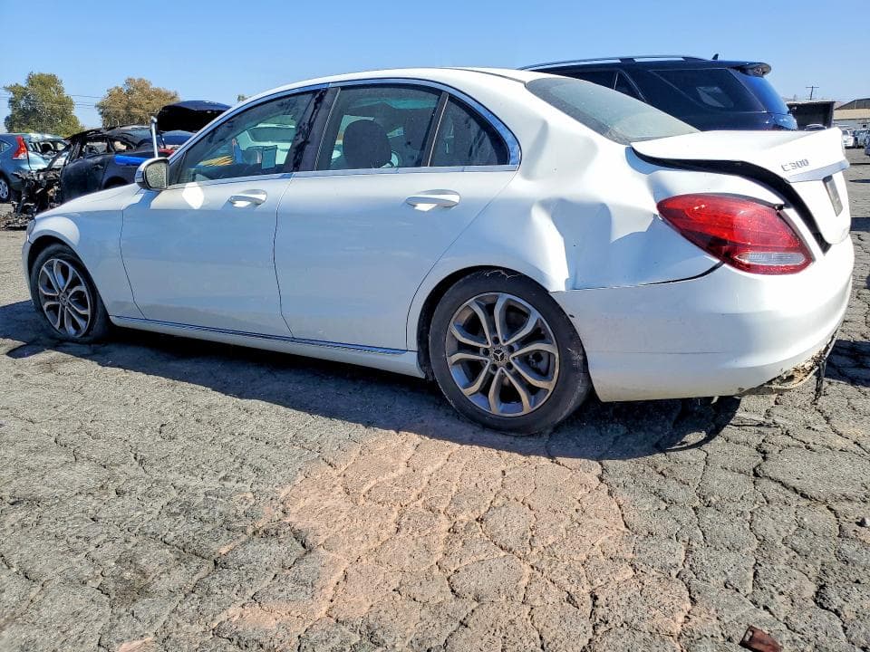 2017 MERCEDES-BENZ C 300 2
