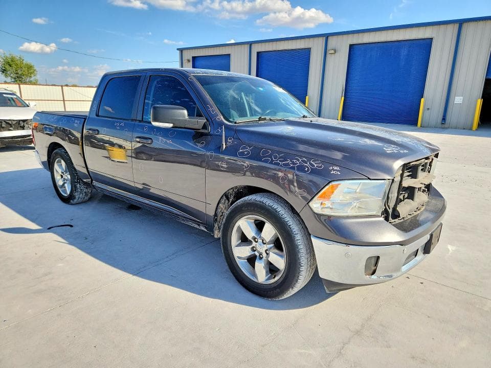2019 RAM 1500 CLASSIC SLT 4