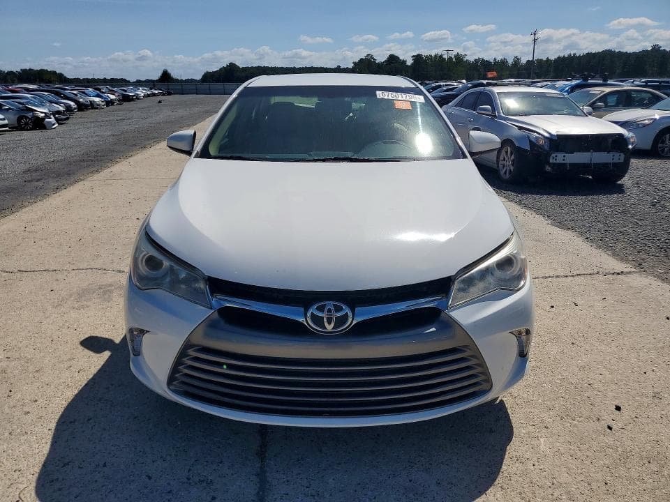 2017 TOYOTA CAMRY LE 5
