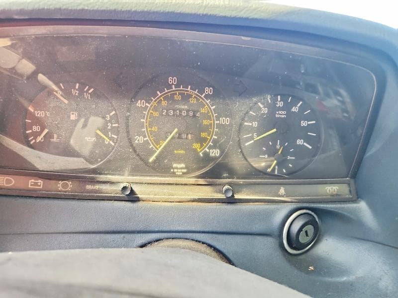 1984 MERCEDES-BENZ 300 DT 9