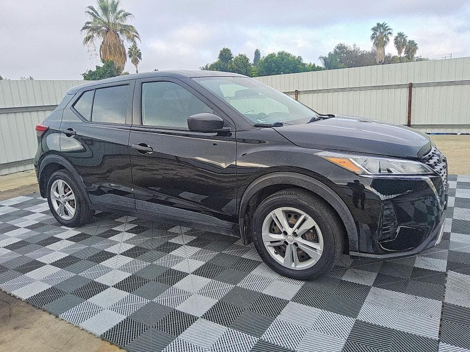 2023 NISSAN KICKS S 4