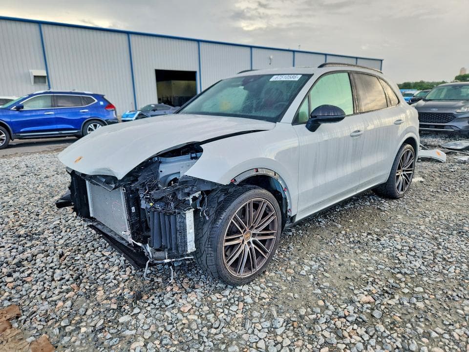 2022 PORSCHE CAYENNE - 1