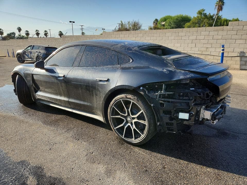 2022 PORSCHE TAYCAN 2
