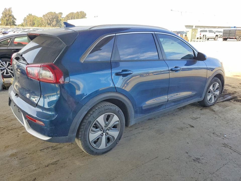 2019 KIA NIRO LX 3