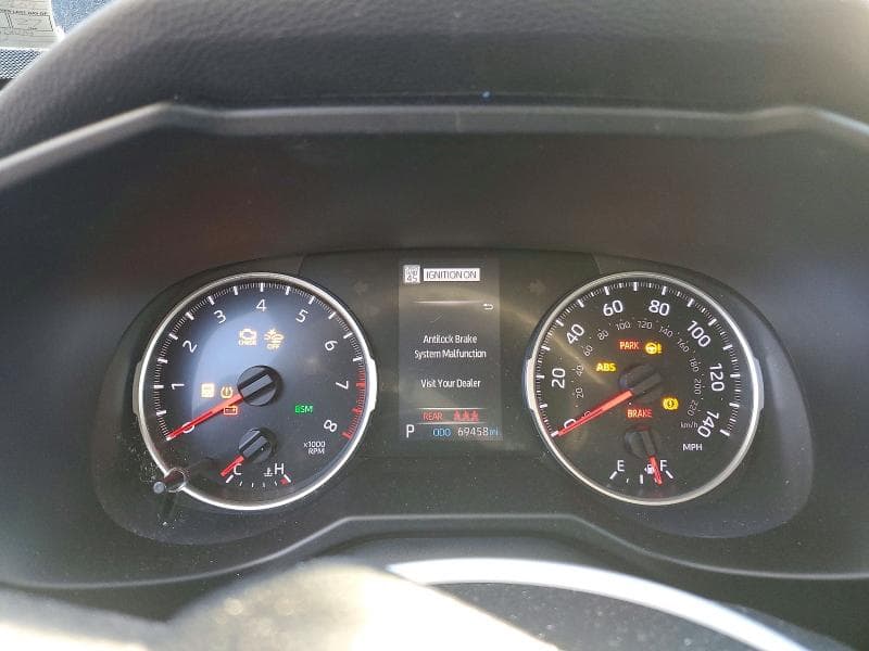 2020 TOYOTA RAV4 XLE 9