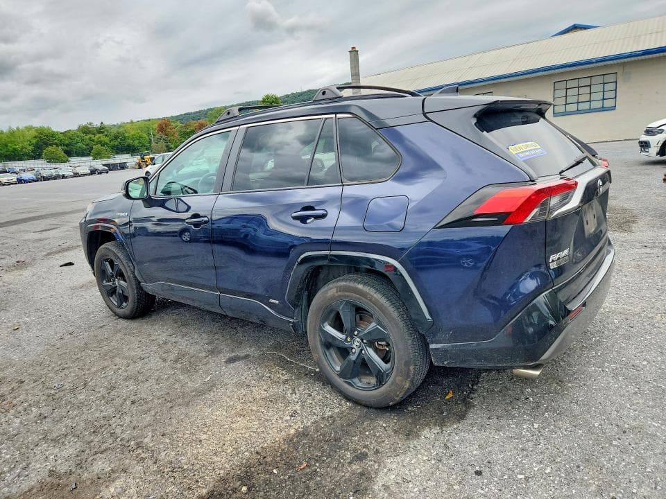 2020 TOYOTA RAV4 XSE 2