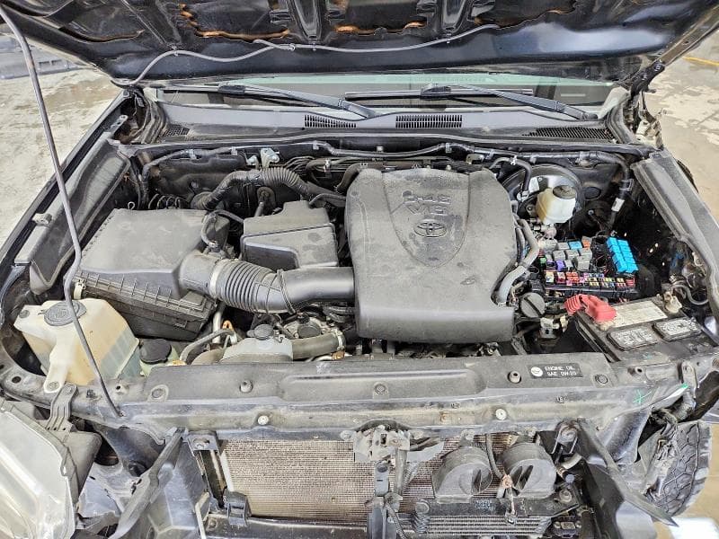 2019 TOYOTA TACOMA SR5 V6 11