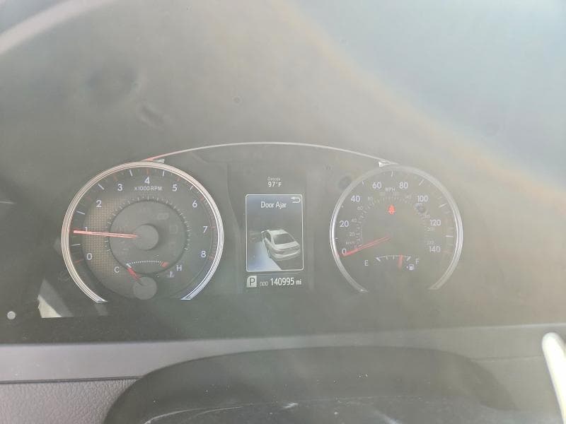 2017 TOYOTA CAMRY SE 9