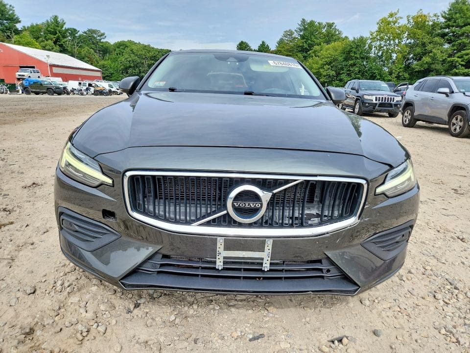 2020 VOLVO S60 T5 MOMENTUM 5