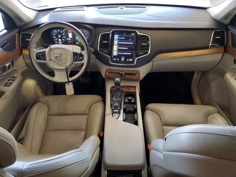 2018 VOLVO XC90 T6 8