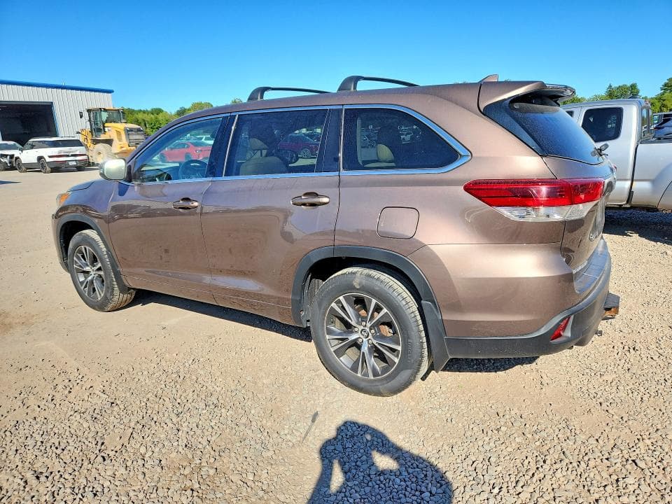 2018 TOYOTA HIGHLANDER LE PLUS 2