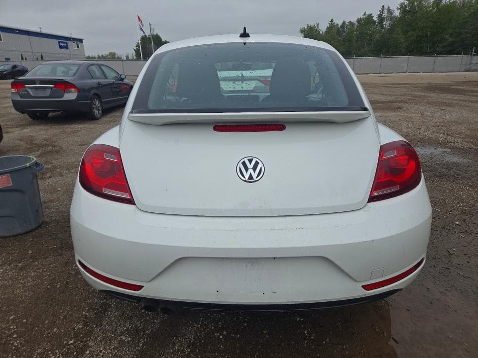 2017 VOLKSWAGEN BEETLE SE 6
