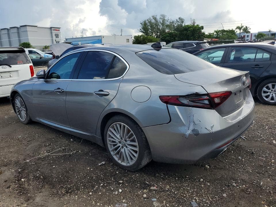 2017 ALFA ROMEO GIULIA TI 2