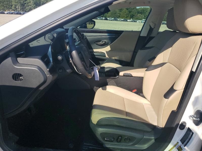 2020 LEXUS ES 7