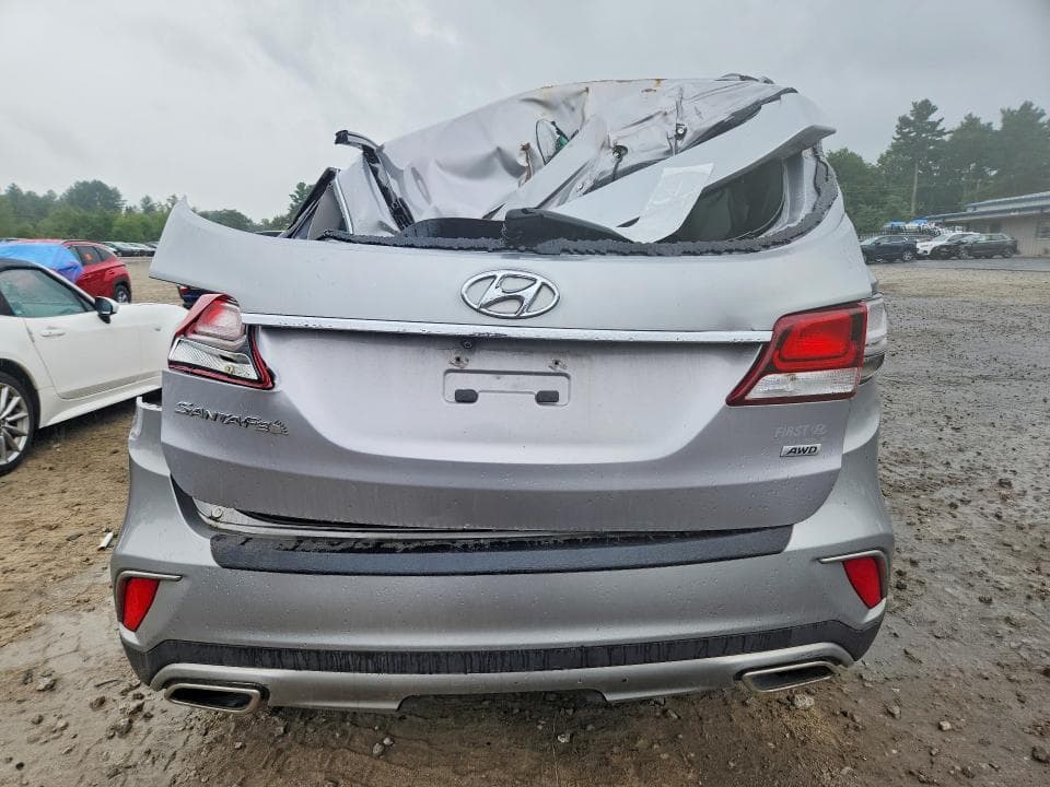 2017 HYUNDAI SANTA FE SE 6