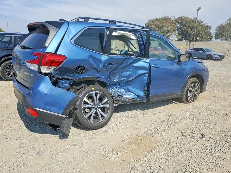 2024 SUBARU FORESTER LIMITED 3