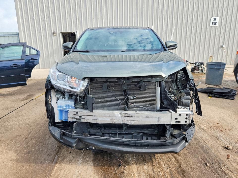 2019 TOYOTA HIGHLANDER LE 5