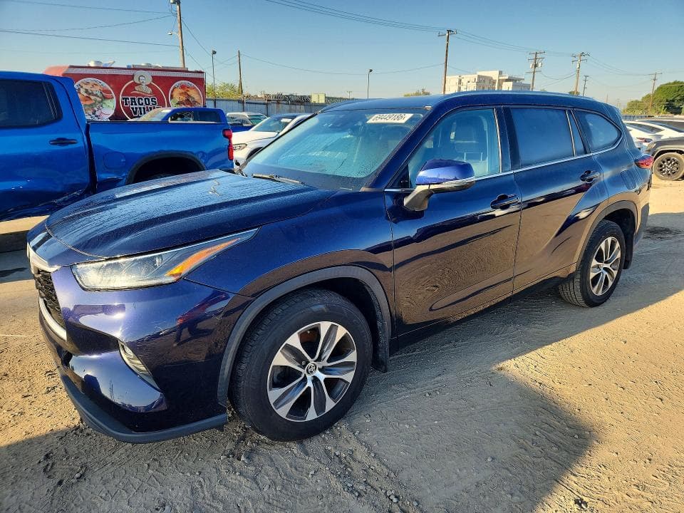 2021 TOYOTA HIGHLANDER XLE