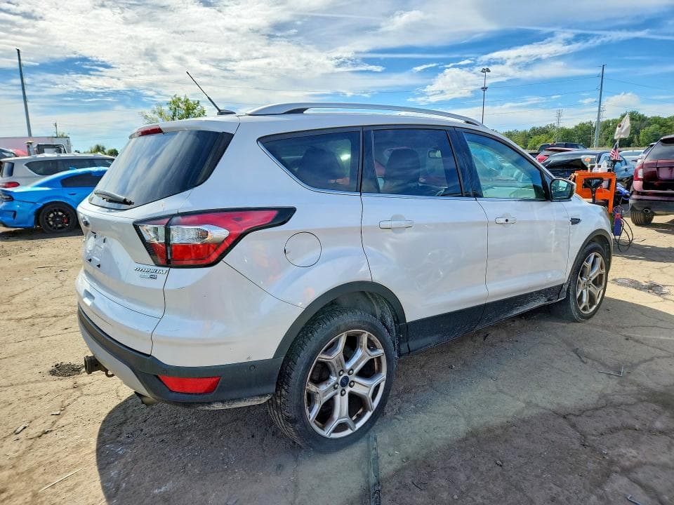 2017 FORD ESCAPE TITANIUM 3
