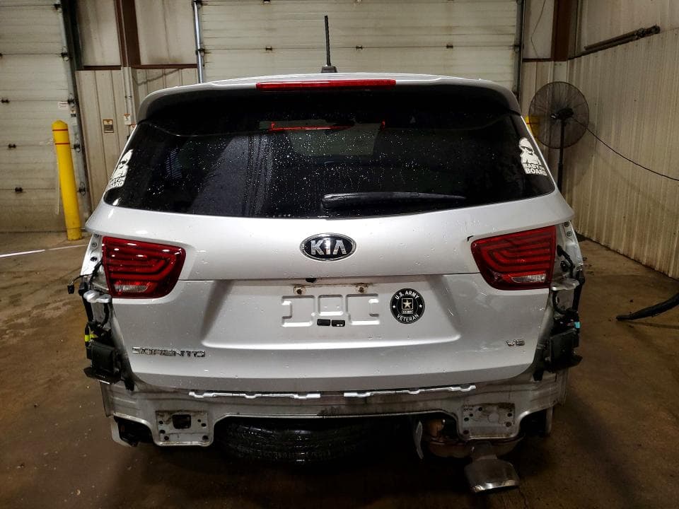2019 KIA SORENTO LX V6 6