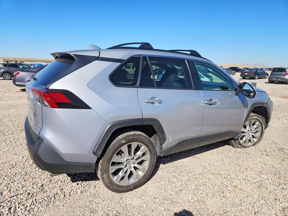 2019 TOYOTA RAV4 XLE PREMIUM 3