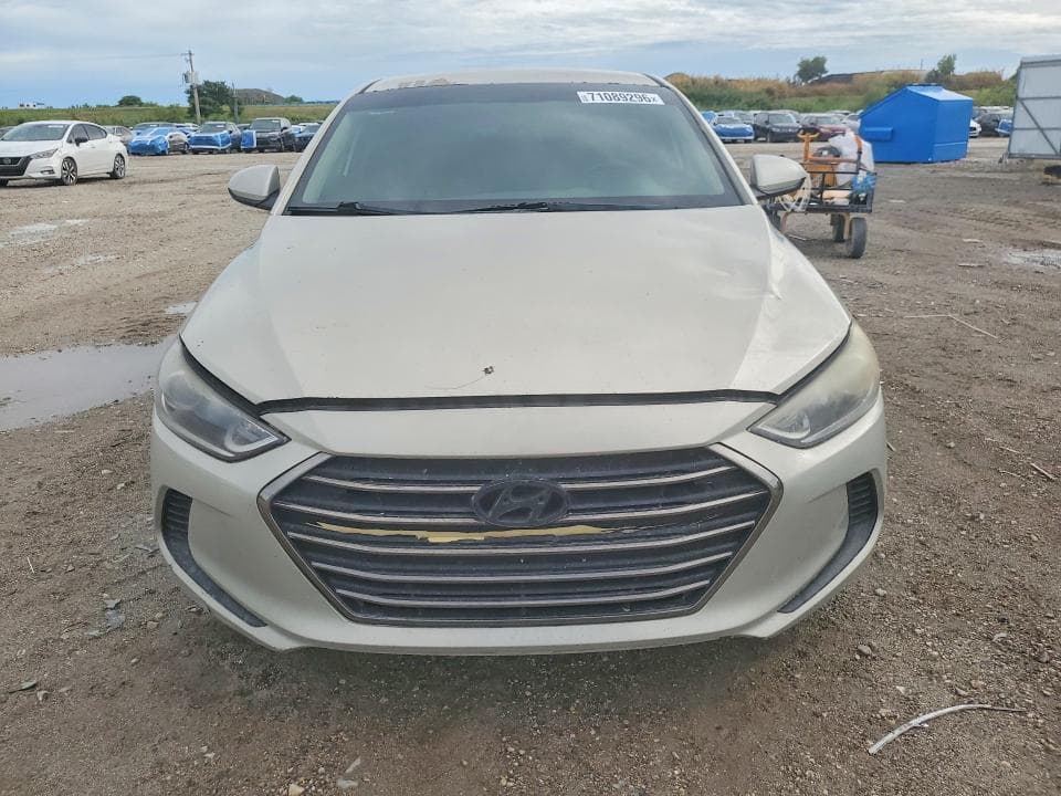 2017 HYUNDAI ELANTRA SE 5