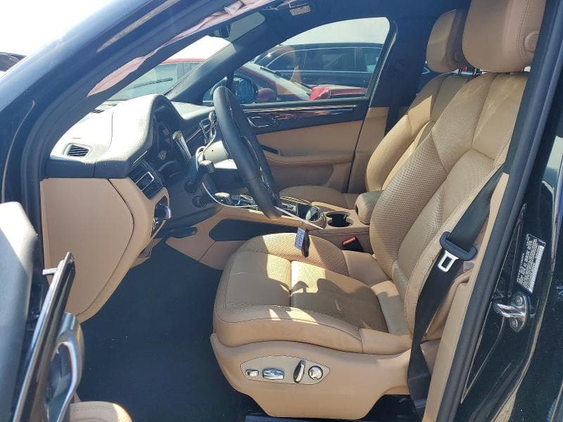 2024 PORSCHE MACAN BASE 7