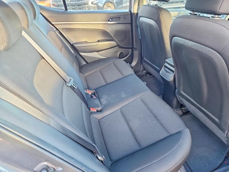 2020 HYUNDAI ELANTRA SE 10