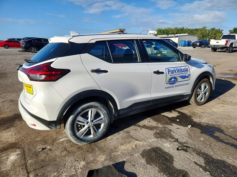2024 NISSAN KICKS S 3