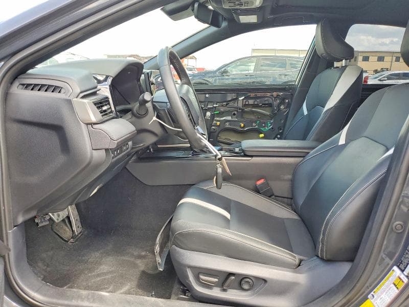 2025 TOYOTA CAMRY SE 7