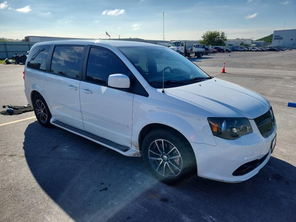 2017 DODGE GRAND CARAVAN SE 4
