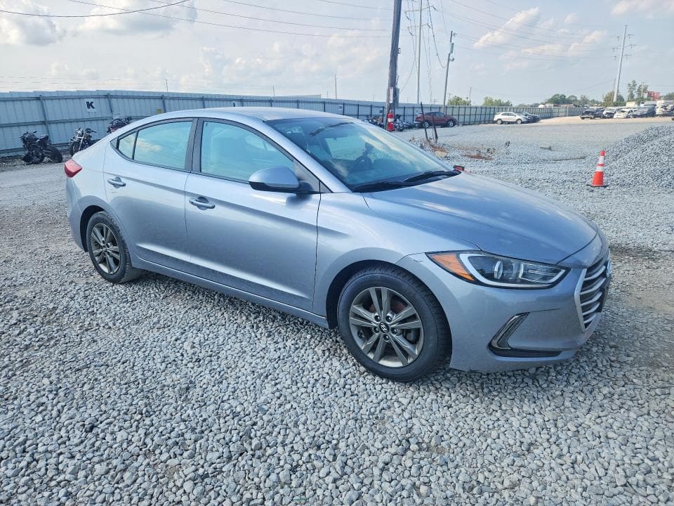2017 HYUNDAI ELANTRA SE 4