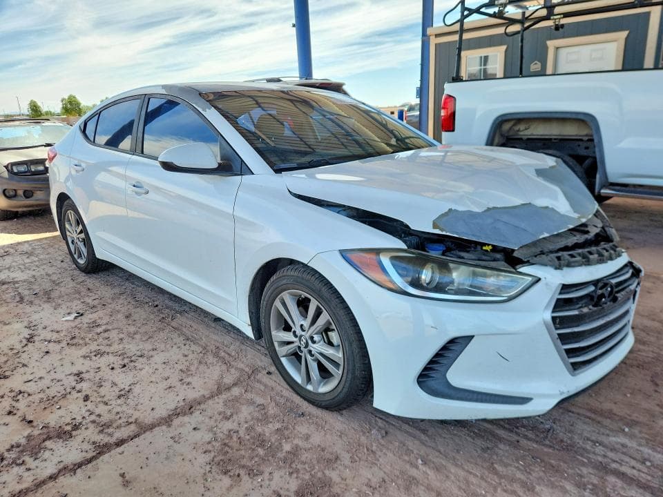 2017 HYUNDAI ELANTRA SE 4