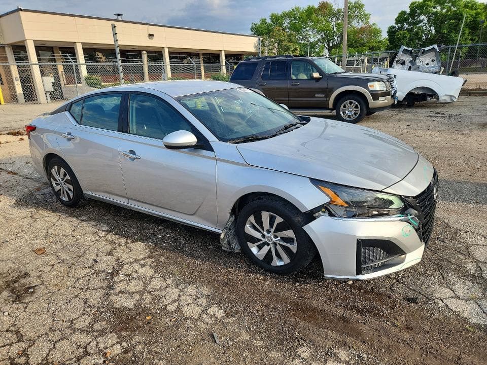 2023 NISSAN ALTIMA S 4