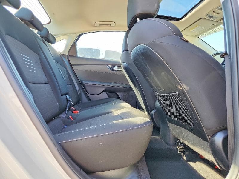 2019 KIA FORTE S 10