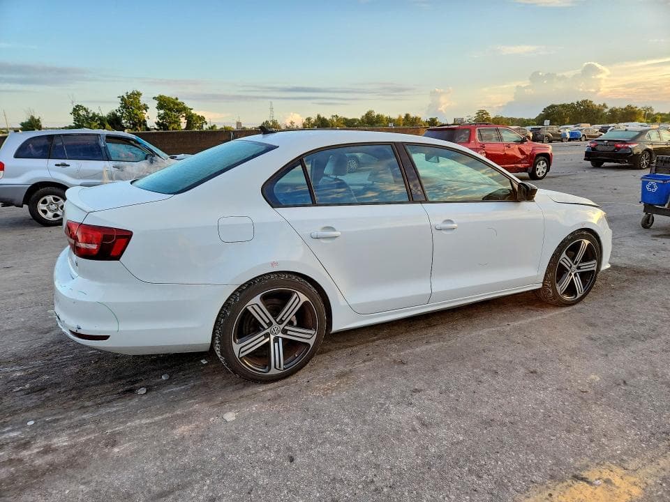 2017 VOLKSWAGEN JETTA SPORT 3
