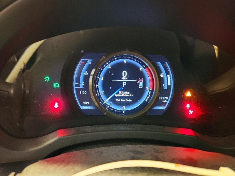 2017 LEXUS IS 200T 9