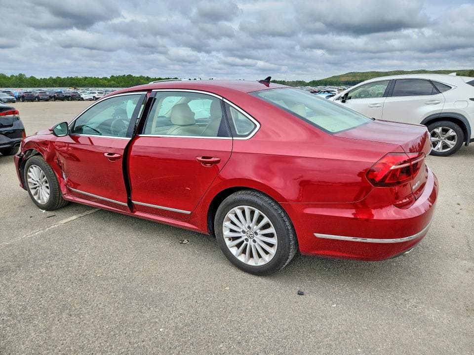 2017 VOLKSWAGEN PASSAT SE 2